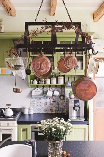 故事的開端，要從Grace對歐洲鄉村風的愛好說起，時間