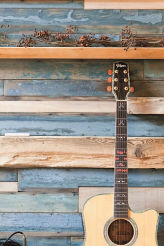 故事的開端，要從Grace對歐洲鄉村風的愛好說起，時間