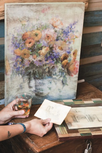 故事的開端，要從Grace對歐洲鄉村風的愛好說起，時間