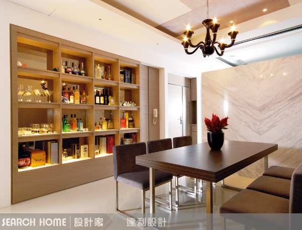 優雅有禮的男主人、性格豪邁的女主人、熱情好色的法國