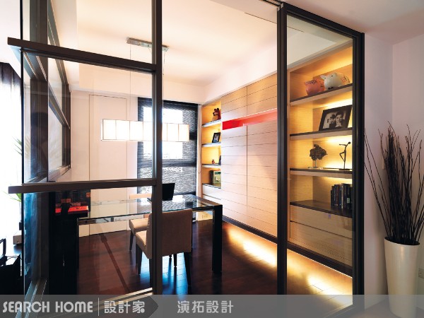 台灣人很奇怪ㄋㄟ，房子明明不大，卻喜歡在裡面硬擠出