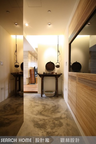 屋主一家常出國旅行，也熱愛收藏明清古董與非洲藝術品