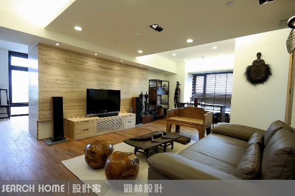 屋主一家常出國旅行，也熱愛收藏明清古董與非洲藝術品