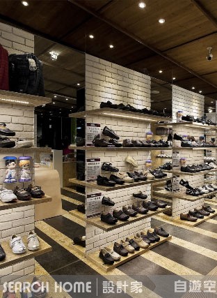 本案是位於台北市鬧區的商業空間，透過設計師的巧思設