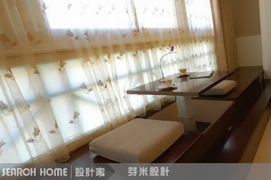 屋主買下這間房子，由於是首次購屋因此預算有限，但因