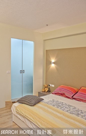 設計師擅長規劃中古屋的裝修，雖然室內建材皆已老舊，