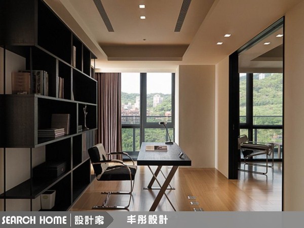 低調與沉穩，但又透露著一種自信和獨特品味的質感，這