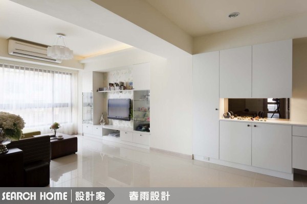 屋主買下這個房子，由於建商原本設計的格局不盡理想，