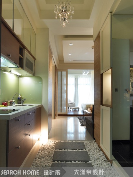 空間感要能寬闊，不只與原本的條件相關，也有賴於設計