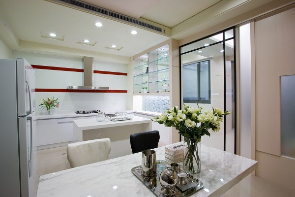 乾淨而現代，是屋主對於居家空間的要求。三築室內設計