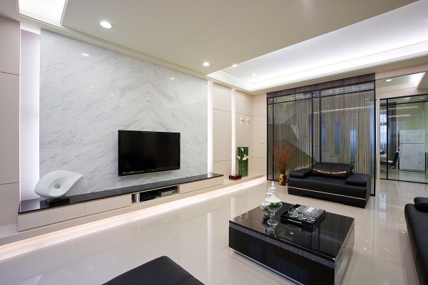 乾淨而現代，是屋主對於居家空間的要求。三築室內設計