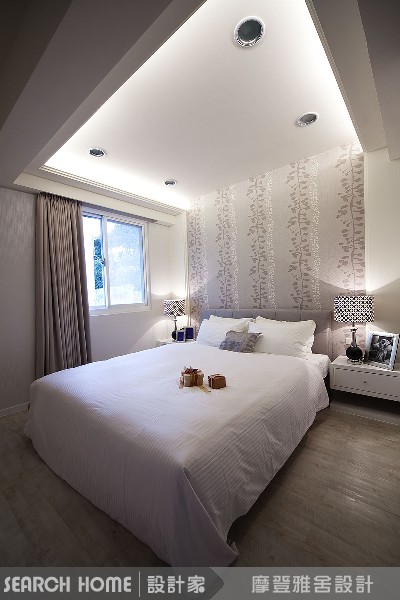 甜蜜蜜，你笑得甜蜜蜜，好像花兒開在春風裡～～～」啊