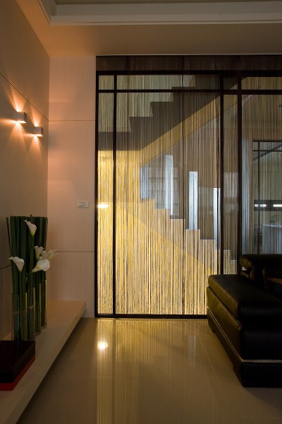 乾淨而現代，是屋主對於居家空間的要求。三築室內設計