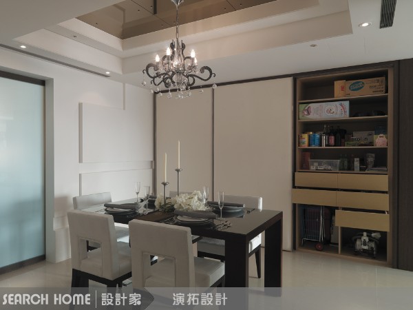 隱藏式的收納設計，最能讓空間看來乾淨俐落。設計師表