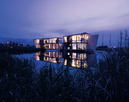 從羅東交流道往傳藝中心方向前進不久，遠遠就看到林憲