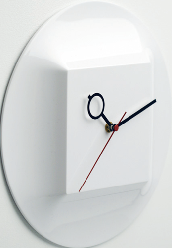 一個活潑、一個內斂；一位重意象傳達、一位重功能轉化