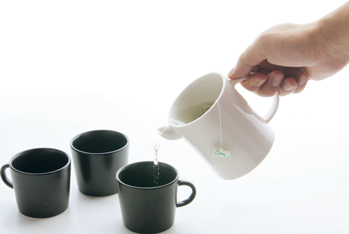 一個活潑、一個內斂;一位重意象傳達、一位重功能轉化