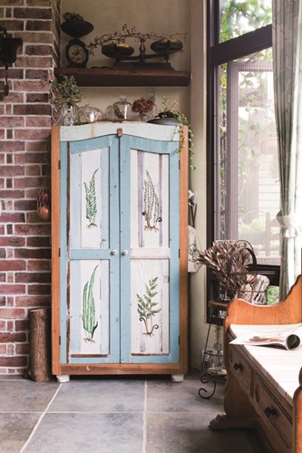 故事的開端，要從Grace對歐洲鄉村風的愛好說起，時間