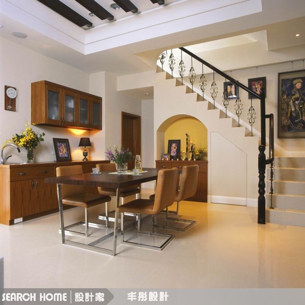 要使得梯間變得有趣，利用植物來做佈置是最快入門與上