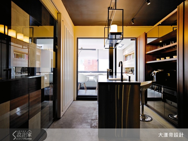 一般來說老房子的室內樓高多半為2米65～2米7，不像新