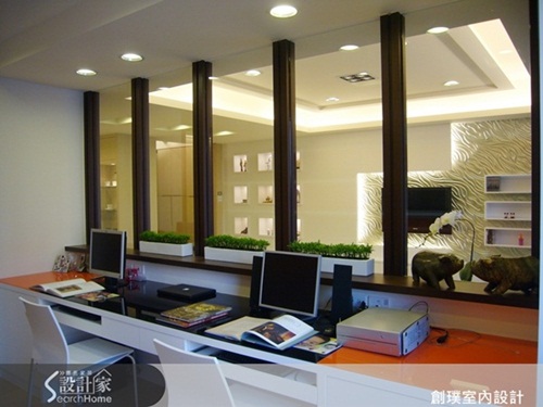 本案屋型方正,但通往私密空間的走道過於狹長,同時屋