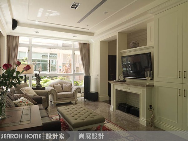 在古典風格常見壁爐造型元素,到了美式鄉村風格裡同樣