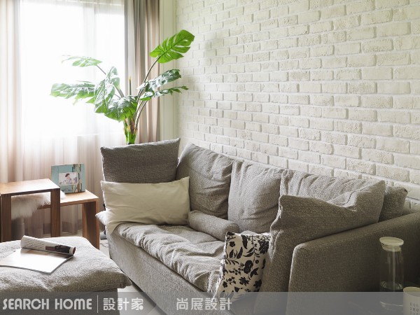 在古典風格常見壁爐造型元素,到了美式鄉村風格裡同樣