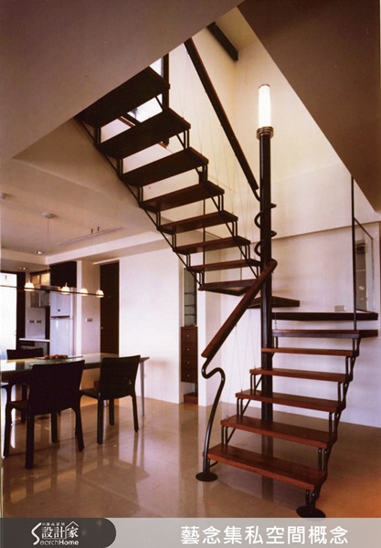 秘技1冷、暖材質相搭的衝突性美感
空間色彩的搭配可