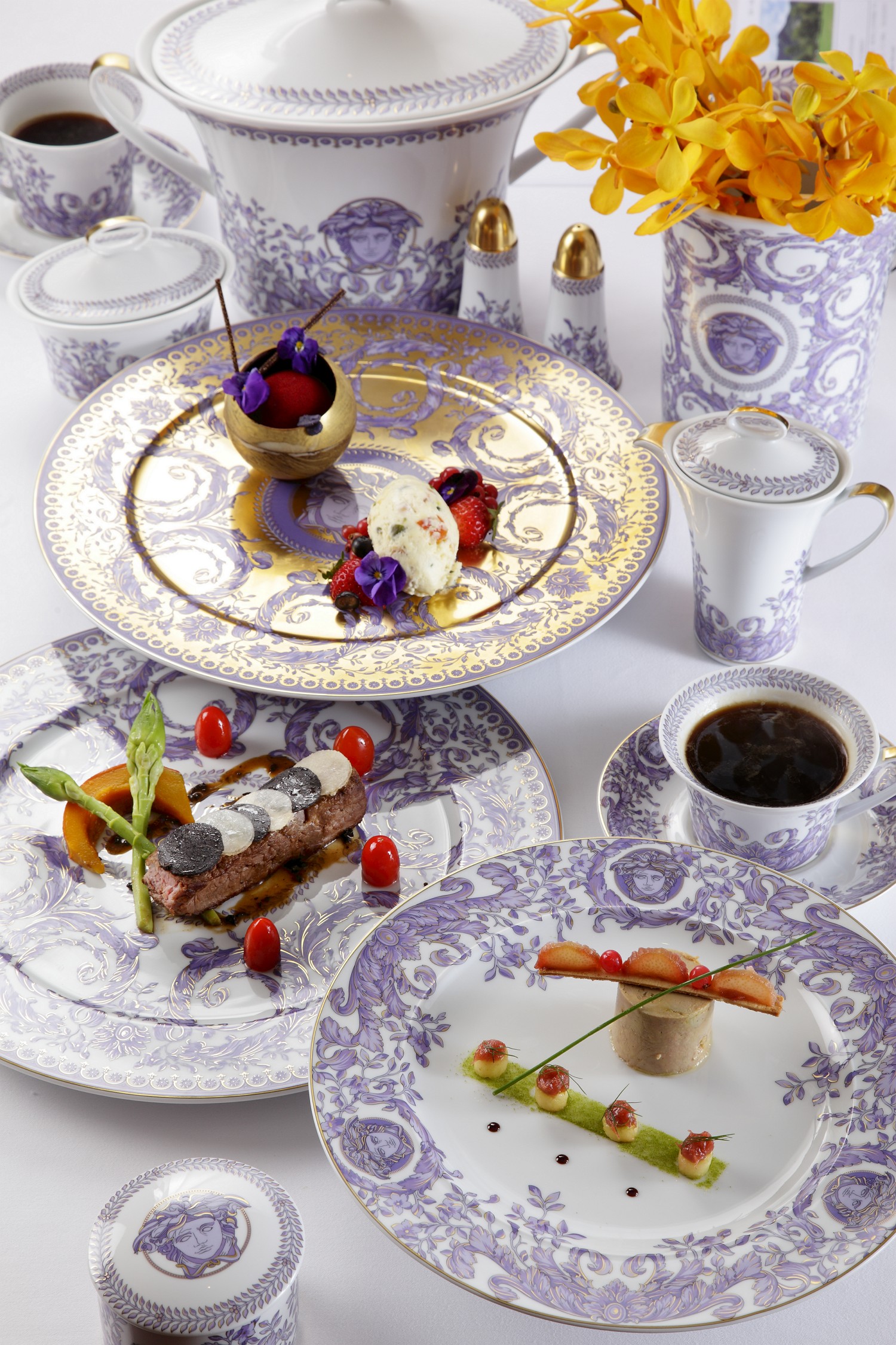 今年母親節最奢華的餐飲饗宴,莫過於使用價值220萬元