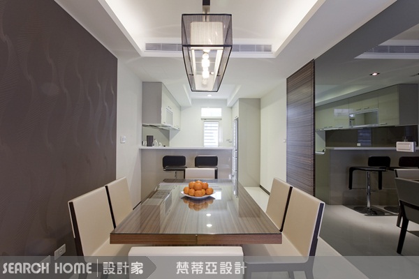 半穿透設計的奧妙　一般空間在玄關與客廳之間的區隔最