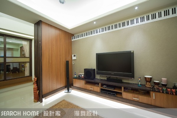 平平的牆壁怎麼看都很無趣，不妨透過設計手法加以修飾