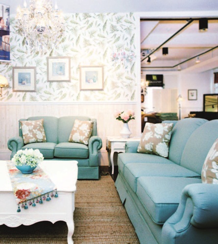 鄉村風的特色不外乎木頭材質的裝潢，或是木質家具，但