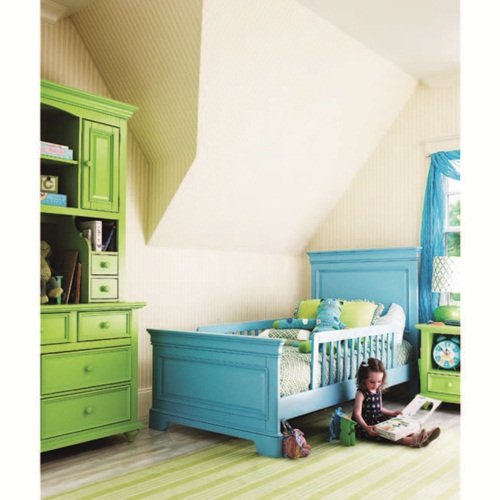 鄉村風的特色不外乎木頭材質的裝潢，或是木質家具，但