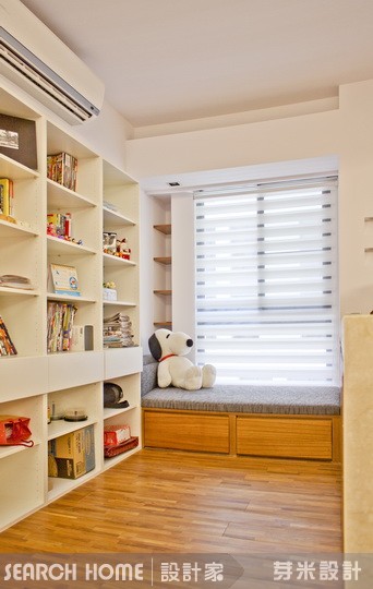 爲了盡量不要讓櫃體佔了空間太多位置，視覺上也不會因