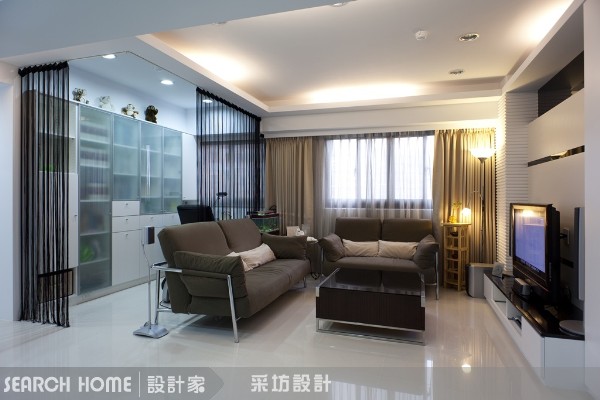 這個案子是由15年的老屋所改造設計的，屋型為大廈型集