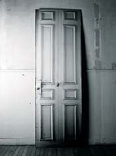 厭倦了單調枯燥的牆面了嗎? 來自丹麥的創意黑白剪影壁