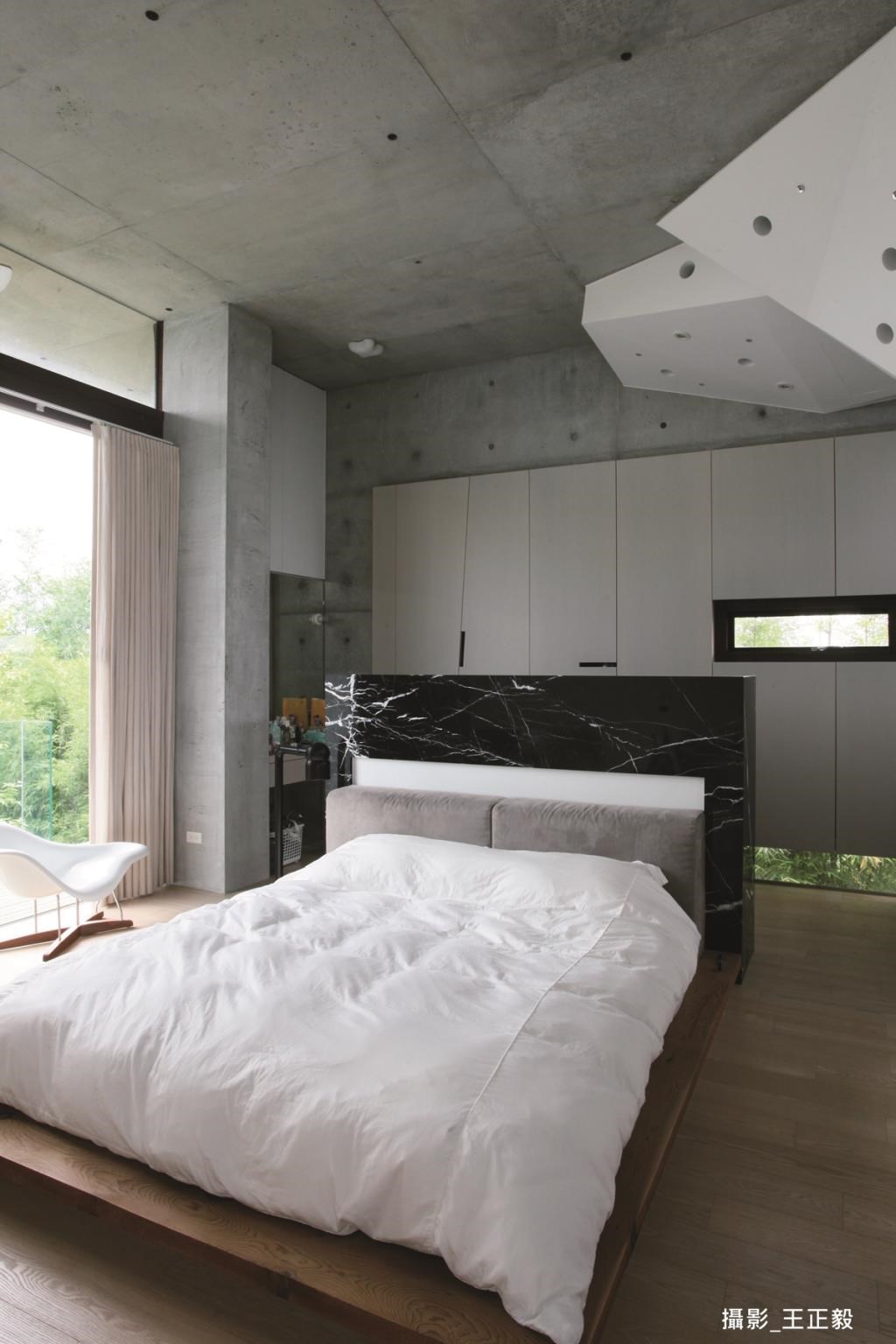 來到宜蘭冬山鄉的稻田中，騎過許多交叉路口，你會發現