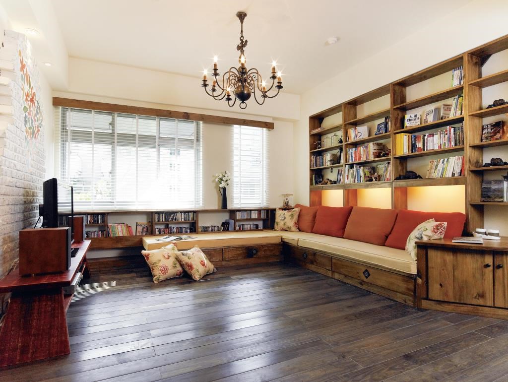 量身訂製的手工木家具,讓空間充滿個人特色,不再千篇一律。 量身訂製的手工木家具,讓空間充滿個人特色,不再千篇一律。