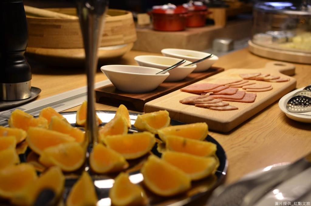 位於台中市區，六月下旬剛開幕的台中紅點文旅，甫開幕