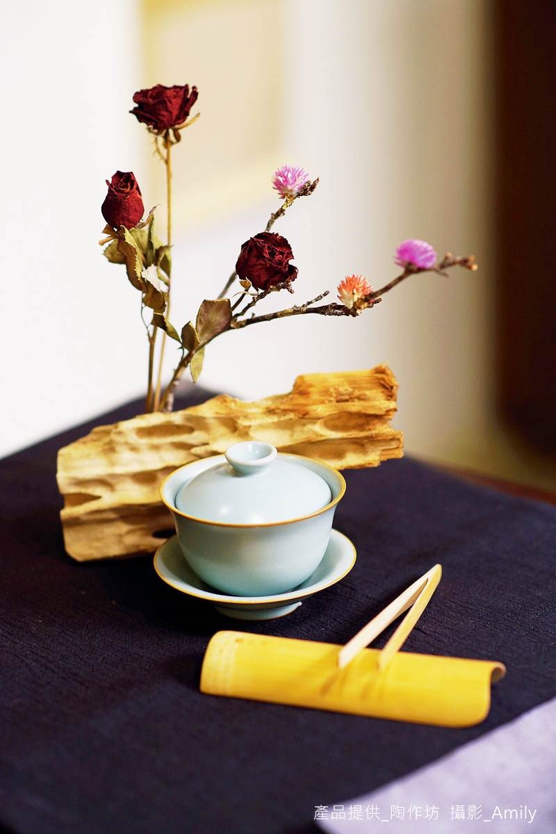 台灣手作食器有著溫潤、質樸的性質,多以陶製食器為主