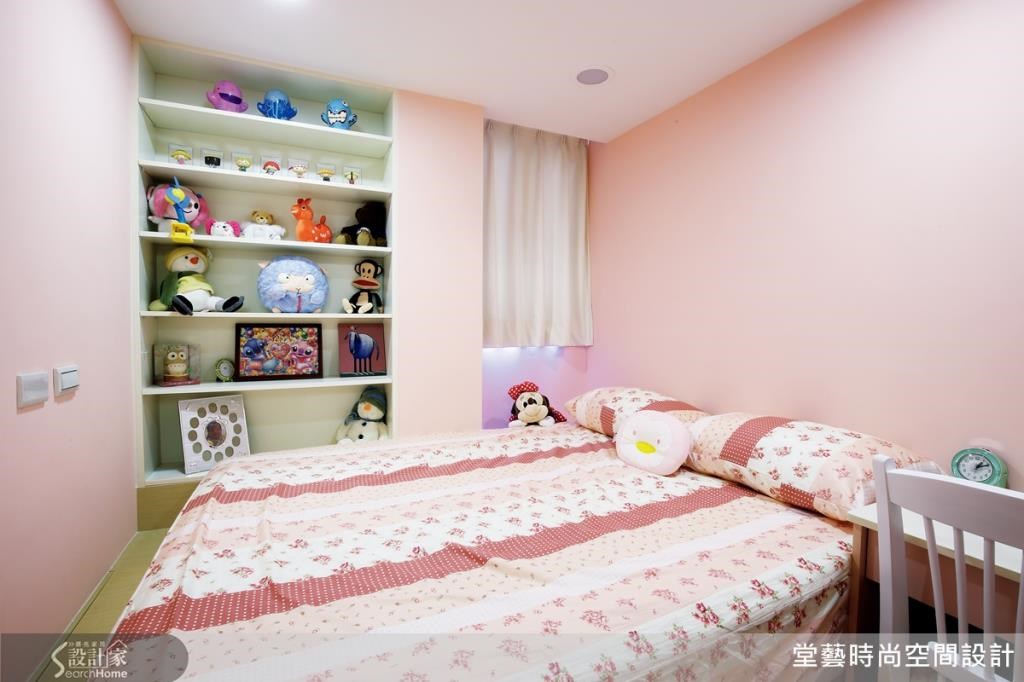 堂藝設計謝俊安設計師在本案中，透過格局重新規劃與替