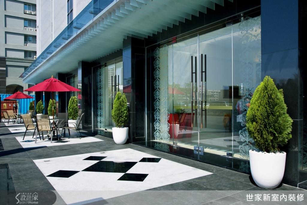 講求環保的生活不一定要刻苦耐勞，而所謂的豪宅設計也