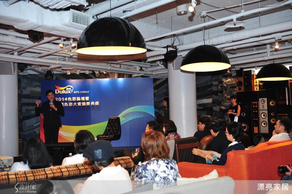 色彩，是創造風格的重要元素之一。色彩也可以因時、因