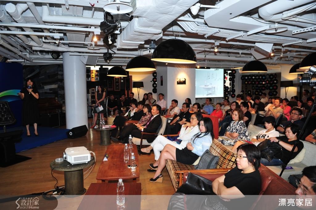 色彩，是創造風格的重要元素之一。色彩也可以因時、因