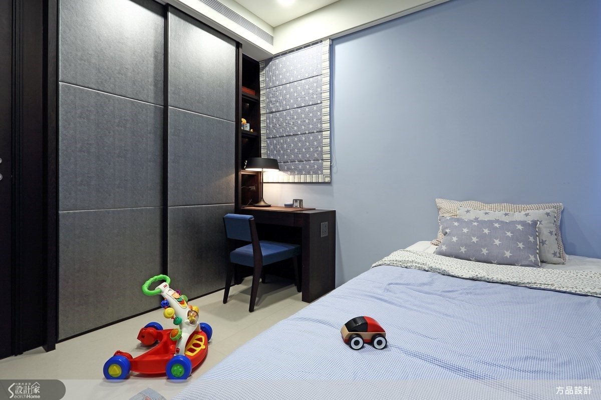 戶外有風景,室內有端景,在這個屋宅裡,各個角落都暗