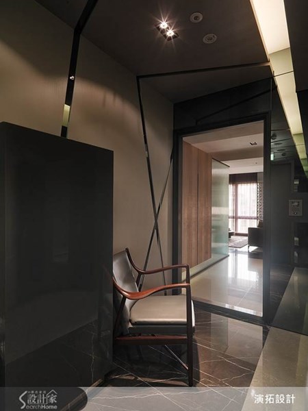 屋主夫婦是長年在國外工作、生活，終於決定落葉歸根的