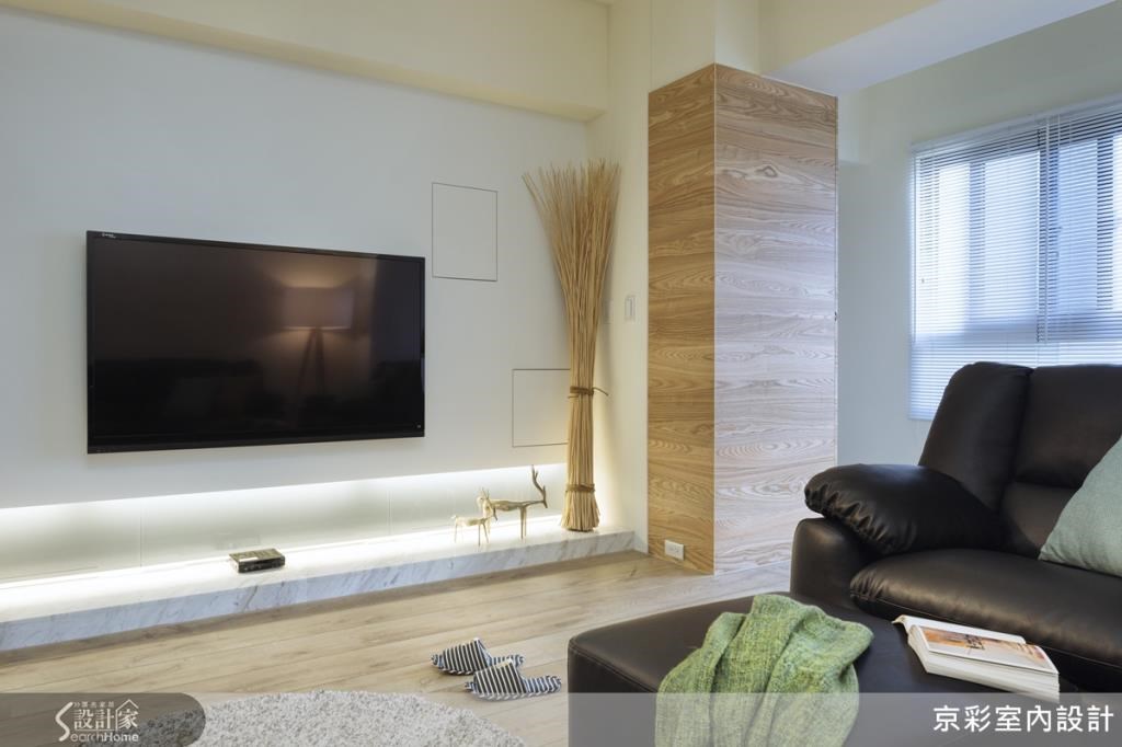 角落的造型植栽搭配一旁的木紋牆面,空間充滿自然氣息 角落的造型植栽搭配一旁的木紋牆面,空間充滿自然氣息