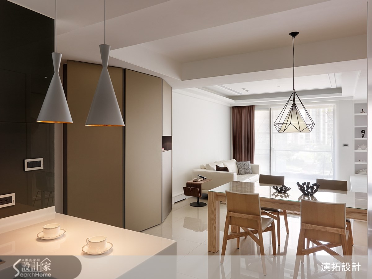 來到新北市新莊區,走進這個 35 坪的 3 口之家,可在