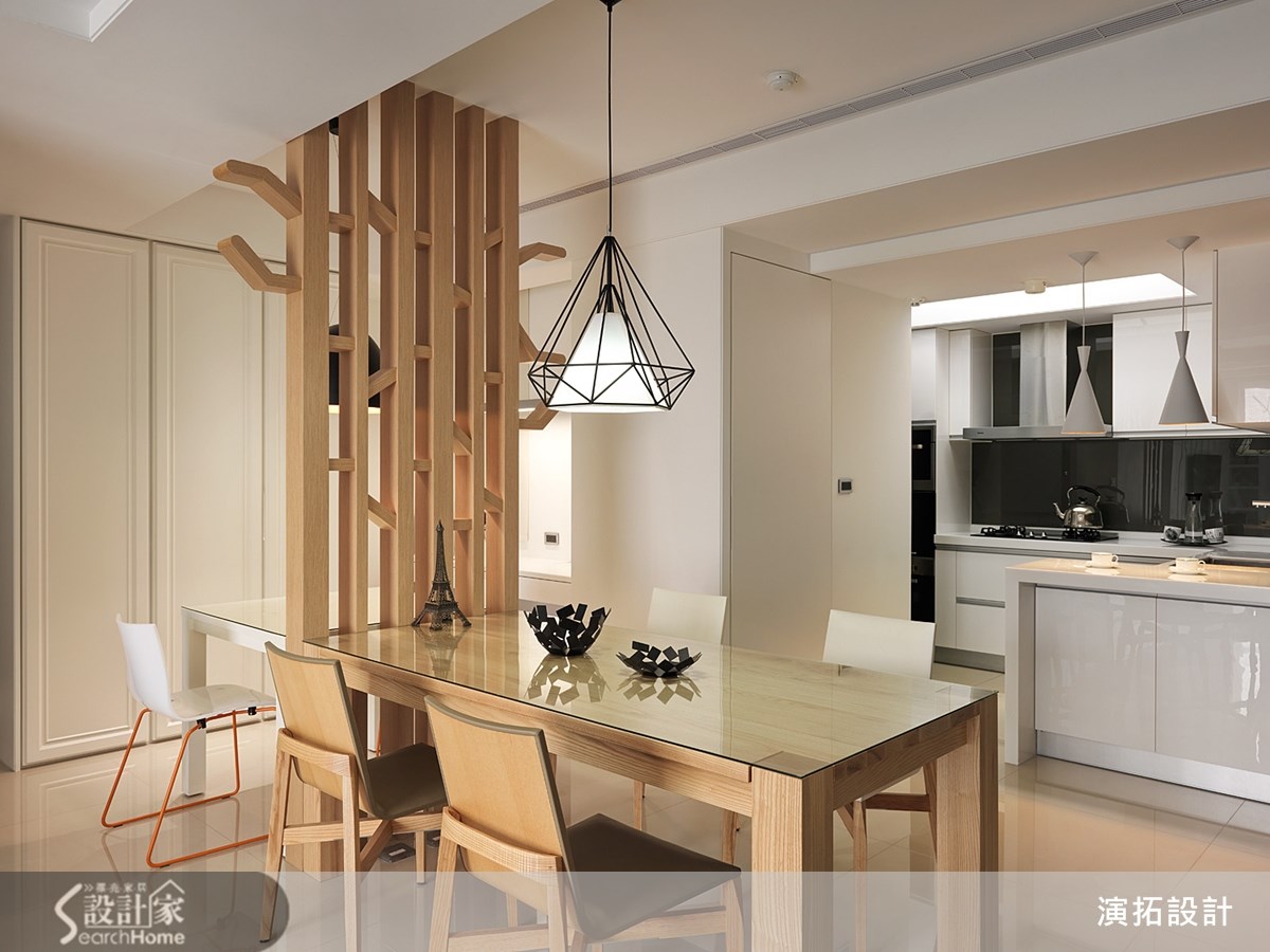 來到新北市新莊區,走進這個 35 坪的 3 口之家,可在