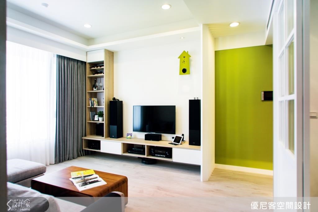 簡約的室內擺設,讓喜愛旅行的屋主能隨意妝點生活空間。 簡約的室內擺設,讓喜愛旅行的屋主能隨意妝點生活空間。